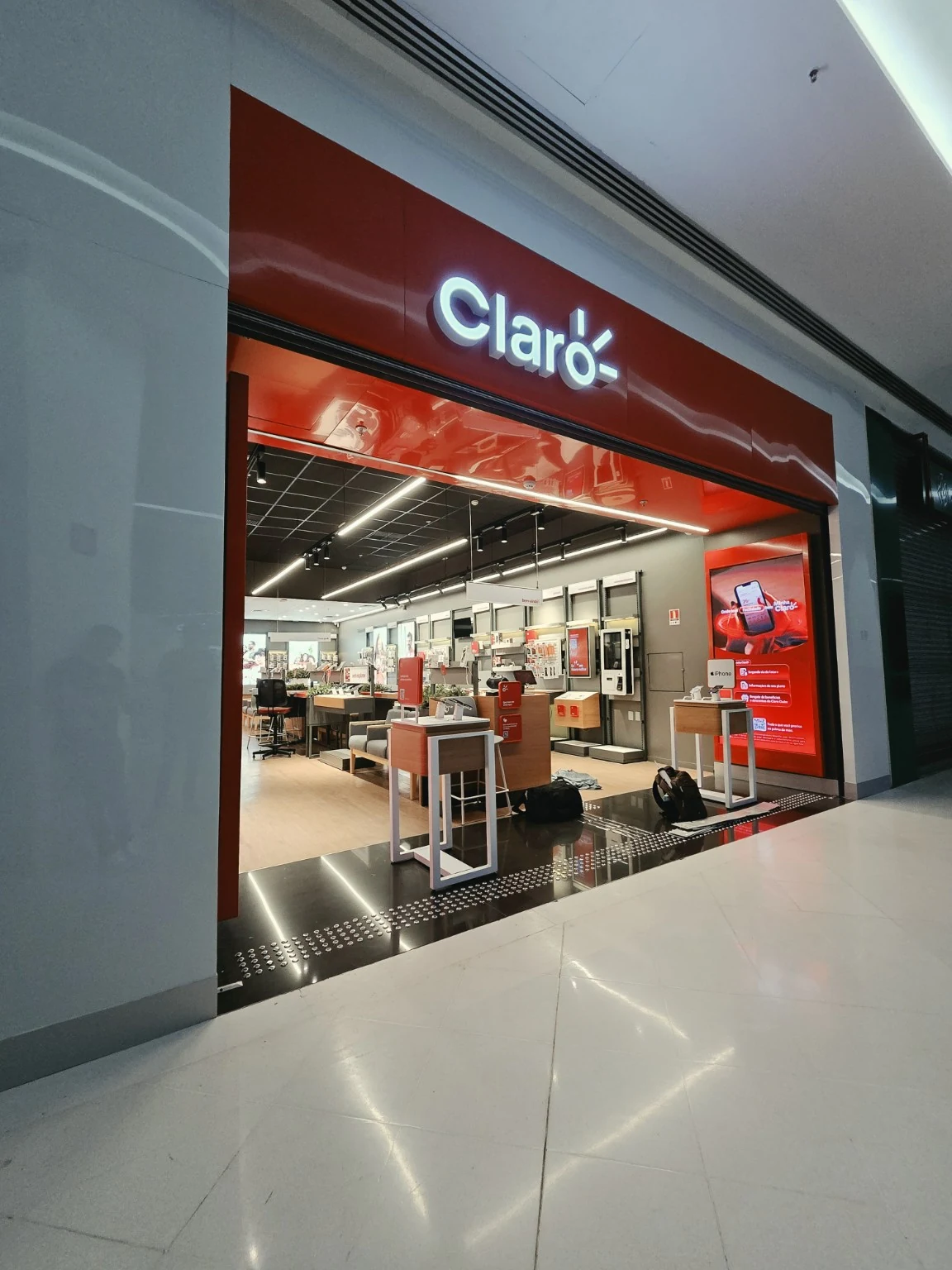 Obra Psete · Fachada Claro
