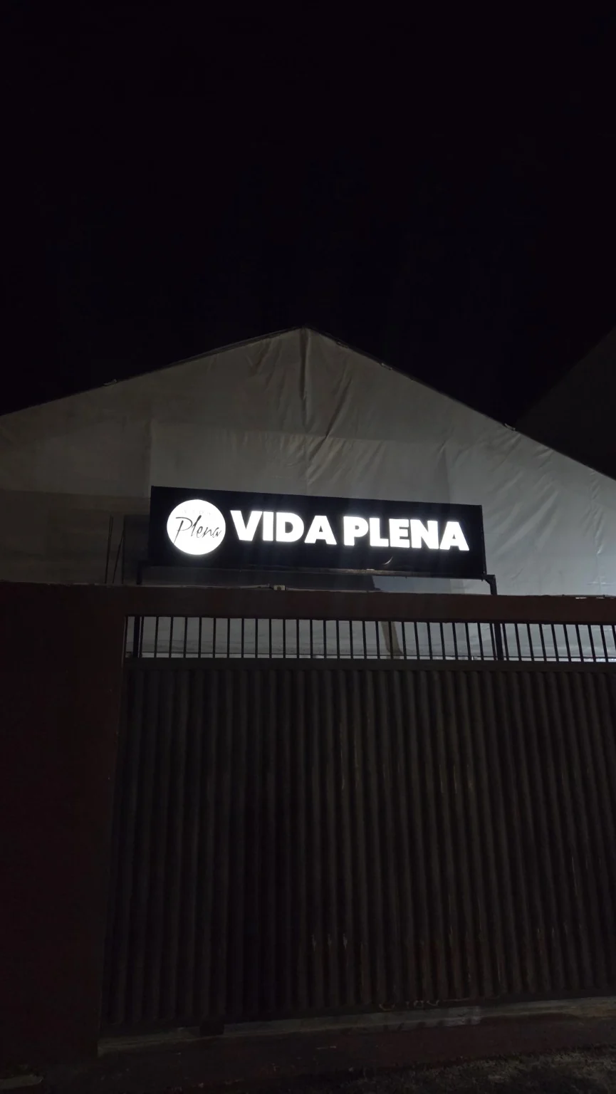 Letreiro iluminado · Vida Plena